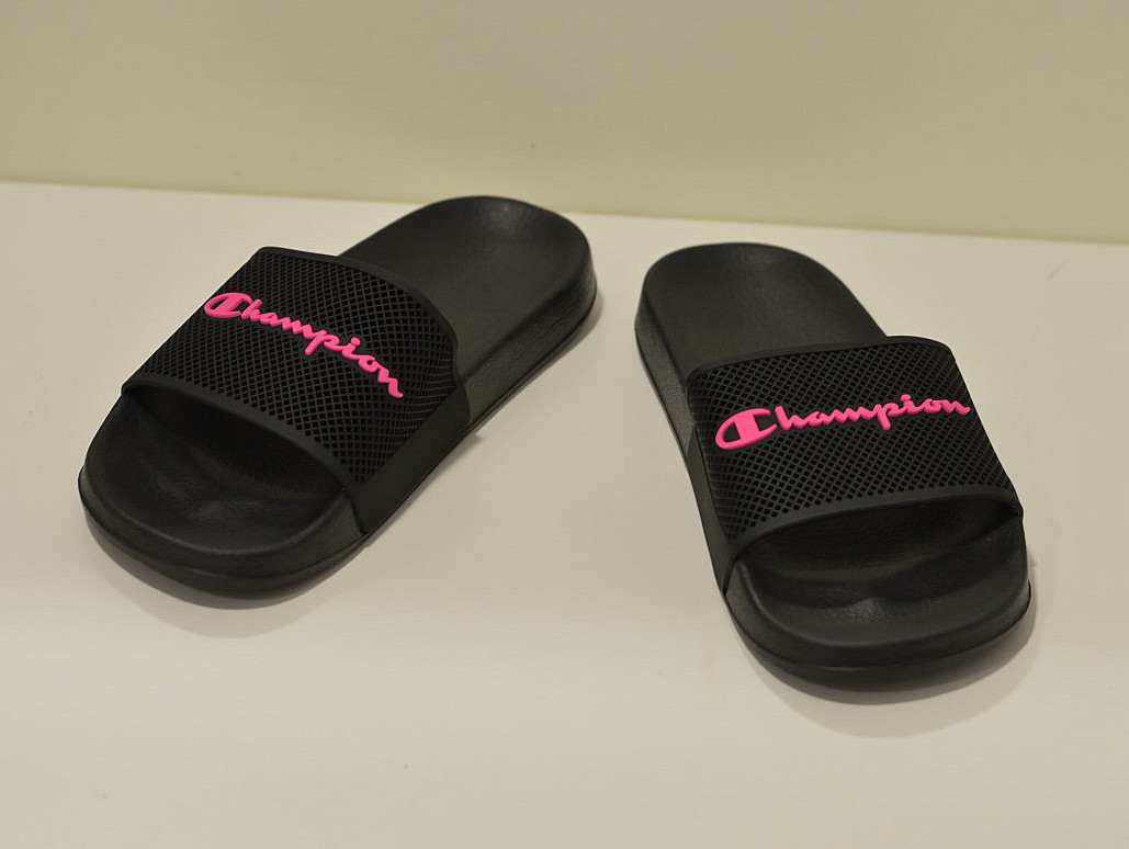 Champion Damen Pantoletten/ Badelatschen Slide DAYTONA Schwarz  mit pinker Logo-Applikation 