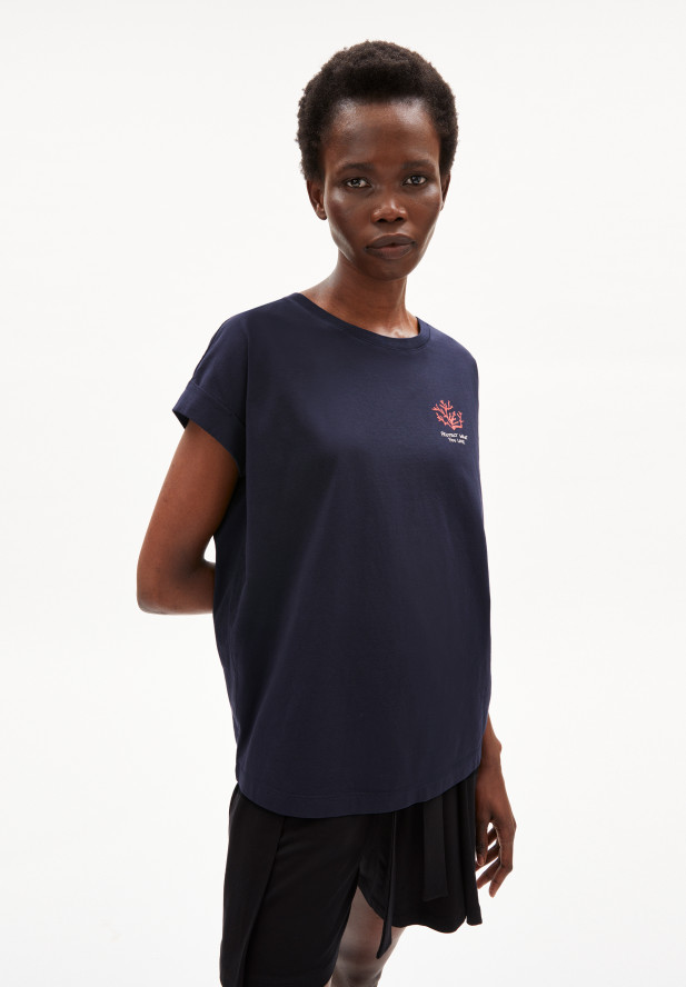 Armedagels IDAA WATER ICON T-Shirt aus Bio-Baumwolle in night sky Armedagels IDAA WATER ICON T-Shirt aus Bio-Baumwolle in night sky