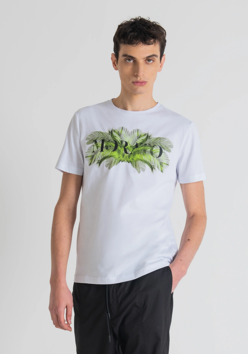 Antony Morato T-SHIRT SLIM FIT MIT PALMEN-PRINT in weiß 