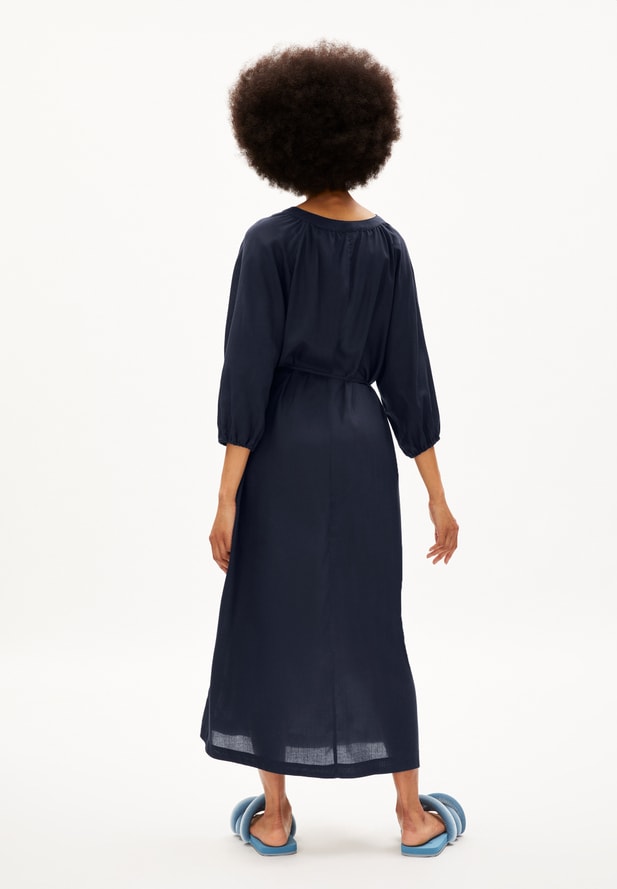Armedangels MADITHAA Webkleid Oversized Fit aus TENCEL™ Lyocell in blaua Armedangels MADITHAA Webkleid Oversized Fit aus TENCEL™ Lyocell in blaua