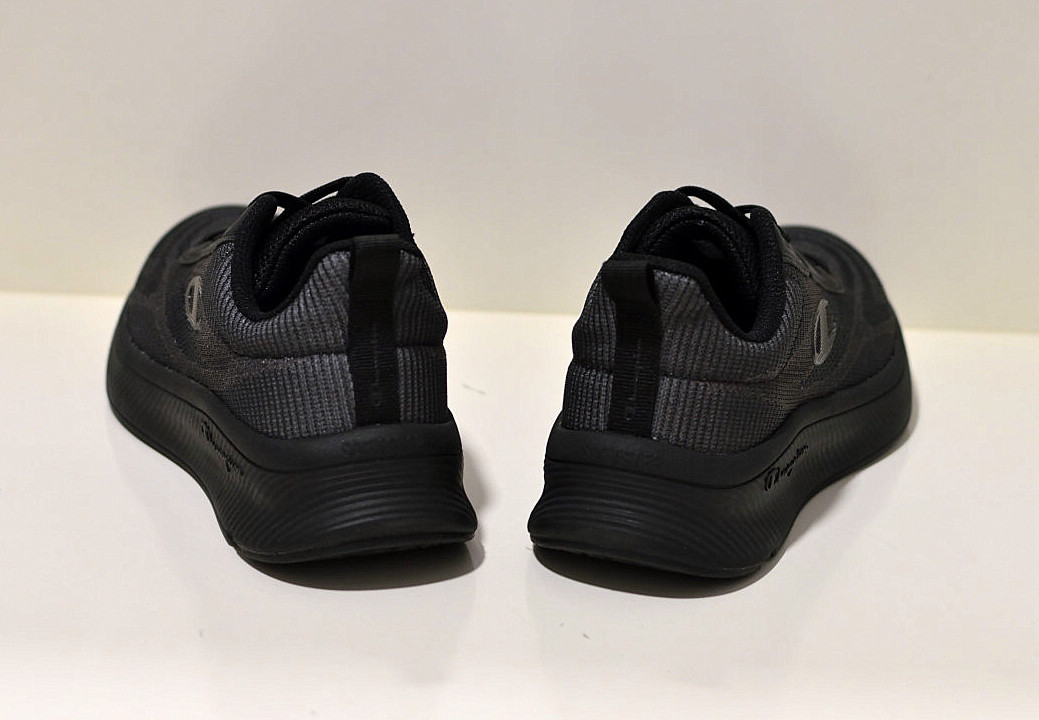 Champion Galactic Low Cut Shoe / Sneakers in schwarz 