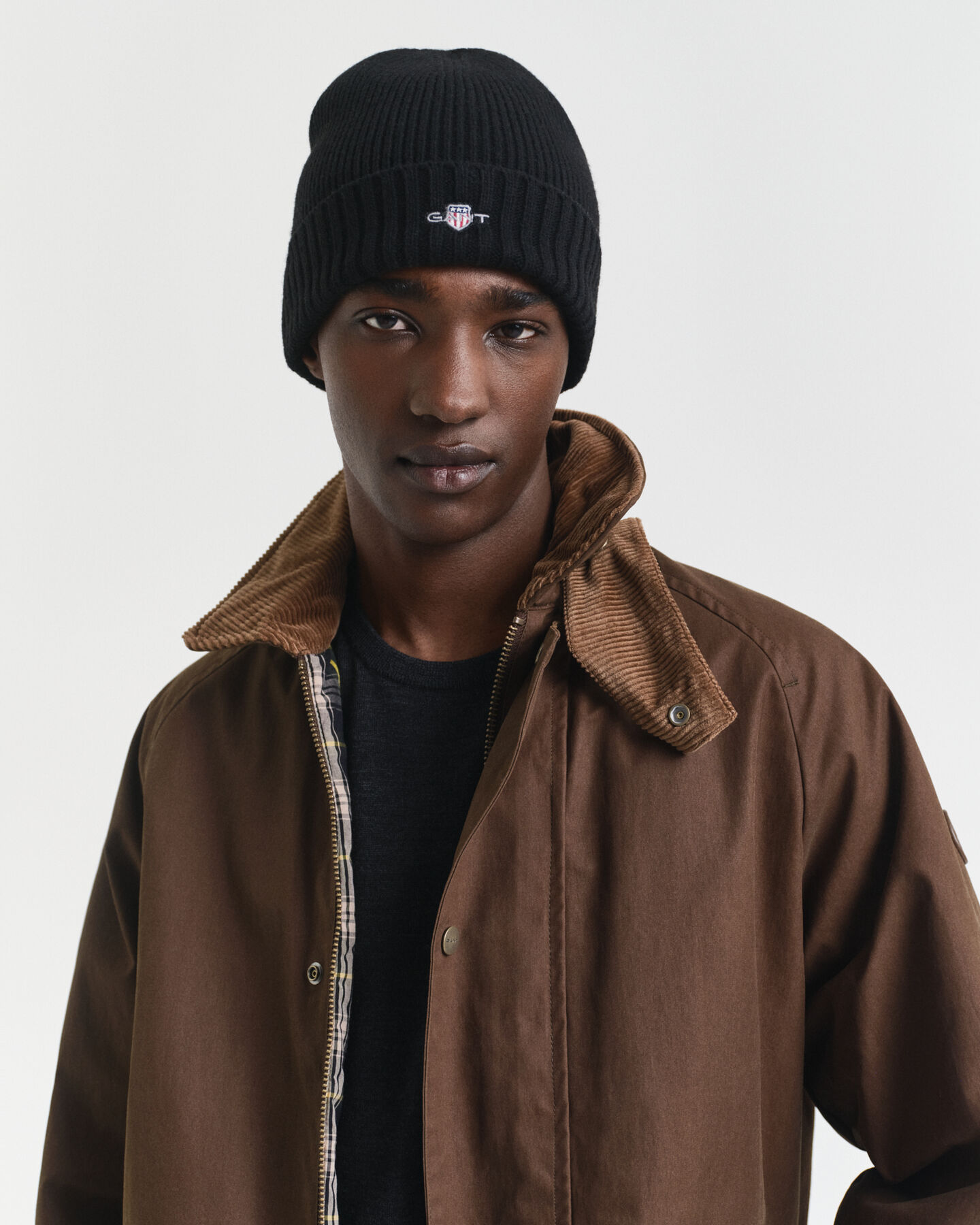 Gant Herren Mütze Shield Beanie aus Wolle in schwarz