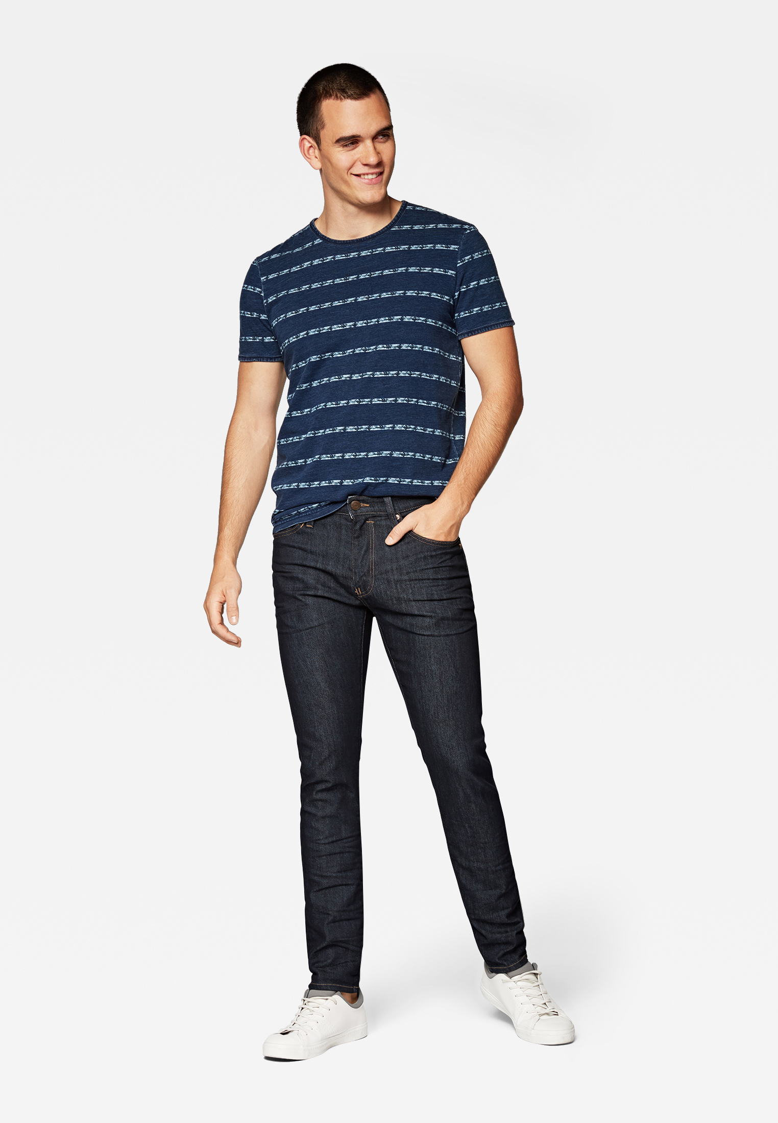 Mavi James Skinny Jeans in dunkelblau ohne verwaschung Mavi James Skinny Jeans in dunkelblau ohne verwaschung