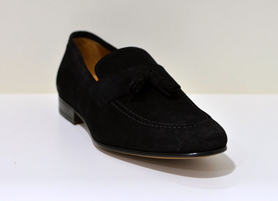 Berwick 1707 Tassel Loafer aus geöltem Wildleder mit genähter Ledersohle  in schwarz 