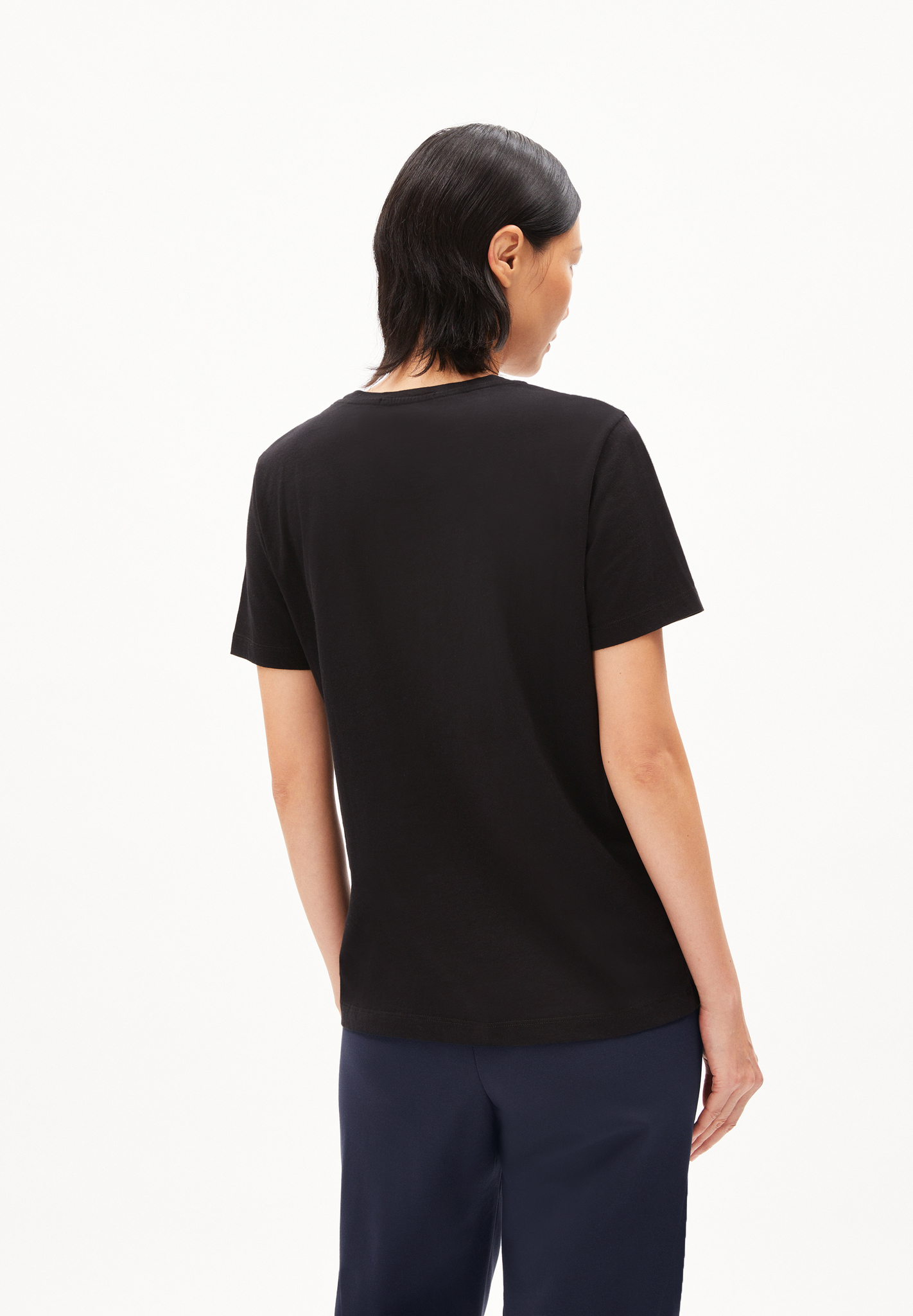 Armedangels MARAA LANAA T-Shirt aus Bio-Baumwolle in schwarz Armedangels MARAA LANAA T-Shirt aus Bio-Baumwolle in schwarz