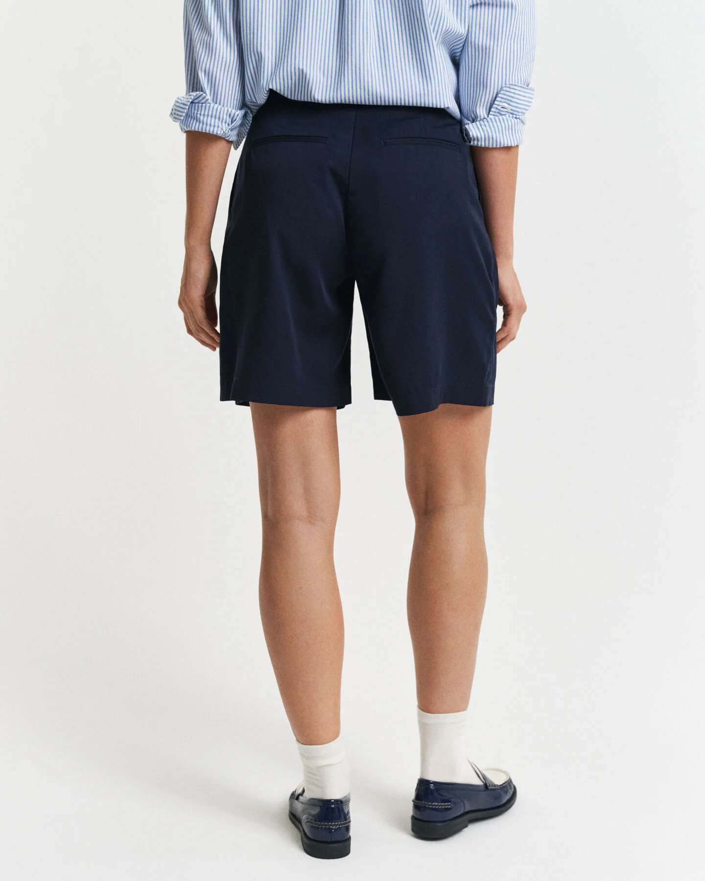 Gant Fluid Relaxed Fit Shorts aus Baumwolle in Evening Blue Gant Fluid Relaxed Fit Shorts aus Baumwolle in Evening Blue