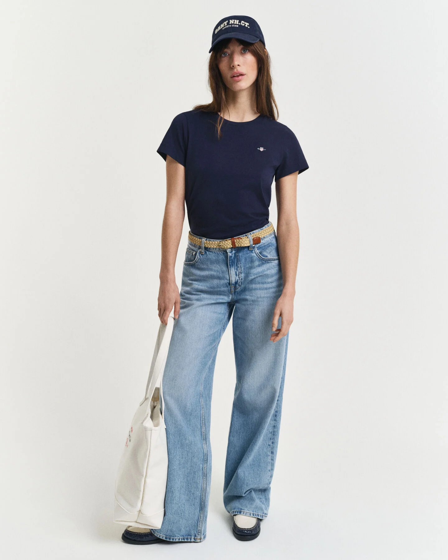 Gant Damen Reg Shield T-Shirt aus Baumwolle in Evening Blue Gant Damen Reg Shield T-Shirt aus Baumwolle in Evening Blue