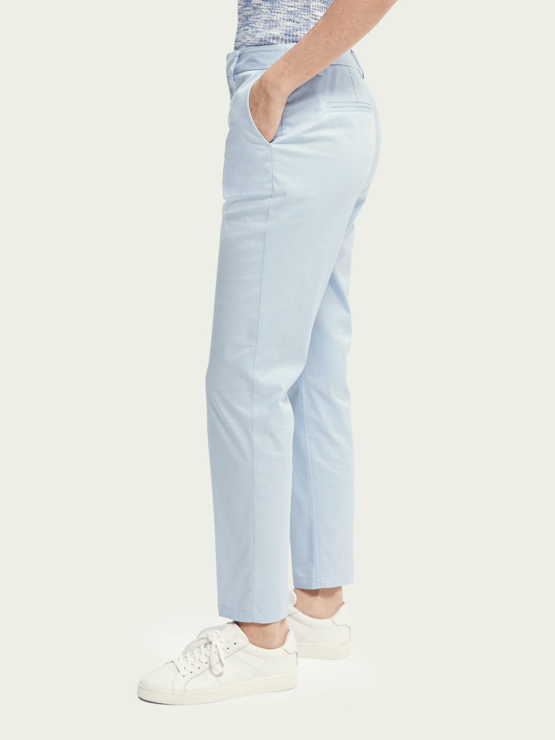 Scotch&Soda Bell Slim Fit Chino aus merzerisierter Bio-Baumwolle in Sky Blue