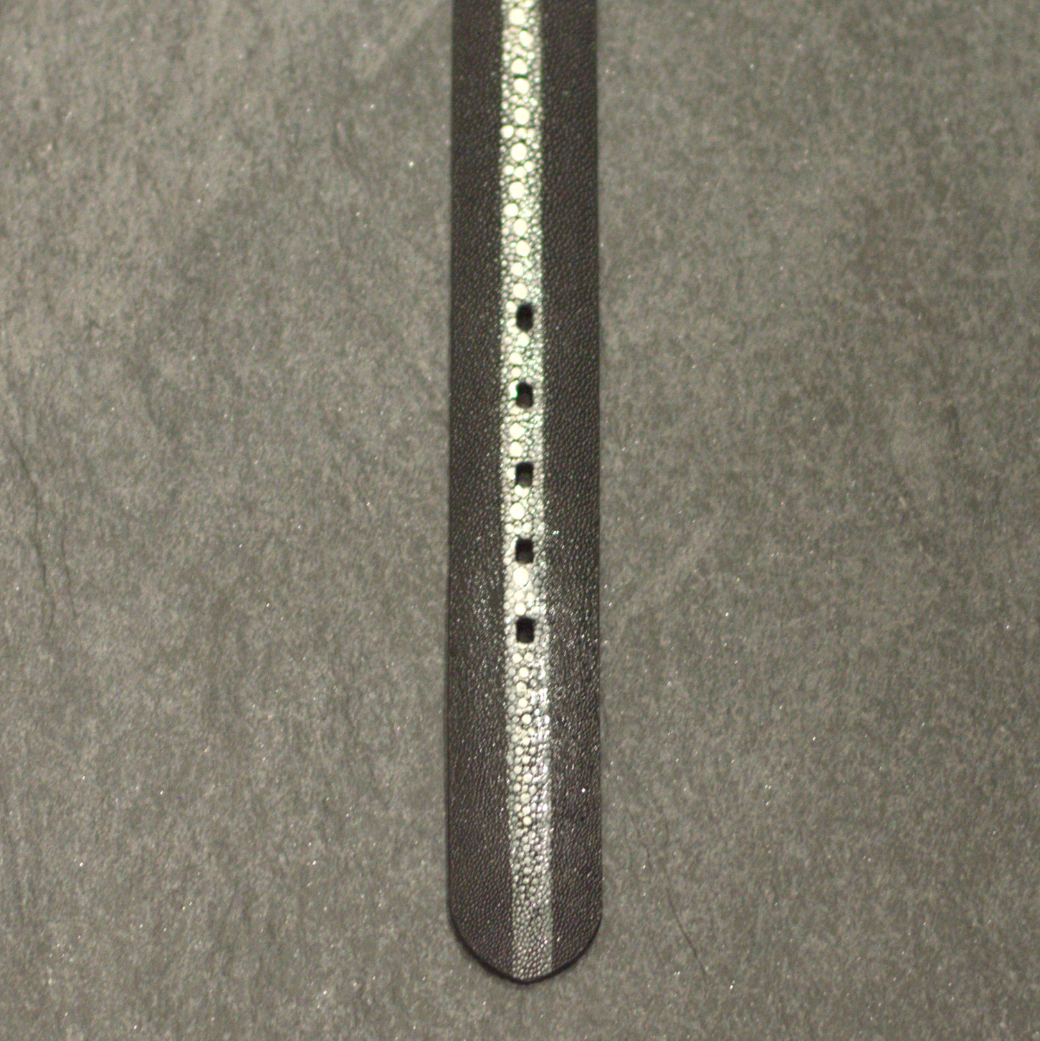 Fausto Colato Rochenleder Gürtel Galuchart 4,0cm row stone mit durchgehender Perle