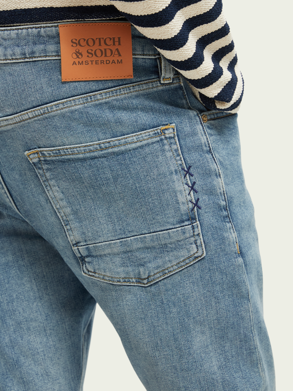 Scotch&Soda Ralston Regular Slim Fit Jeans aus Bio Baumwolle – in Aqua Blue Scotch&Soda Ralston Regular Slim Fit Jeans aus Bio Baumwolle – in Aqua Blue
