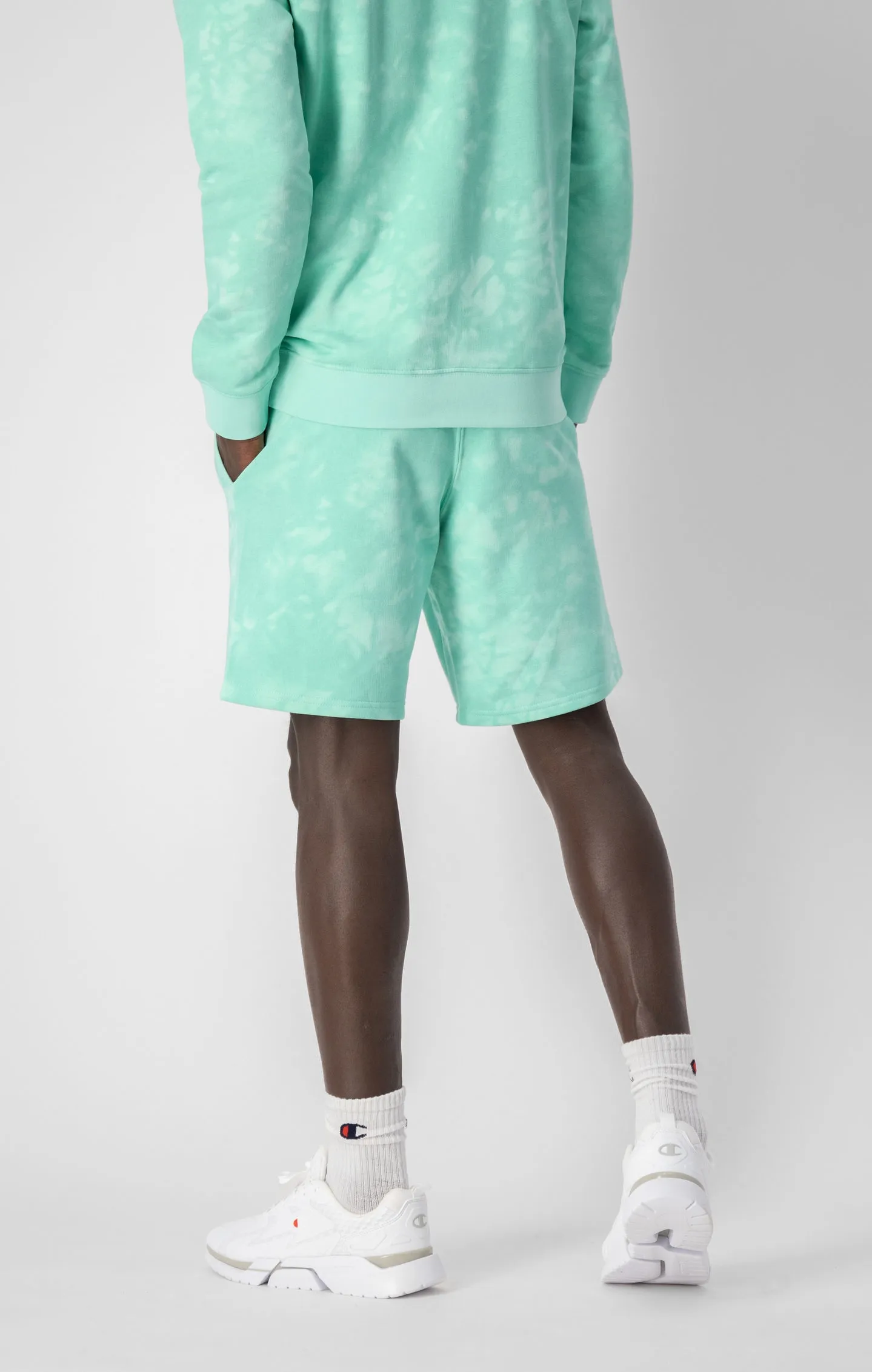 Champion Tie-Dye Shorts aus leichter Baumwolle in lime green