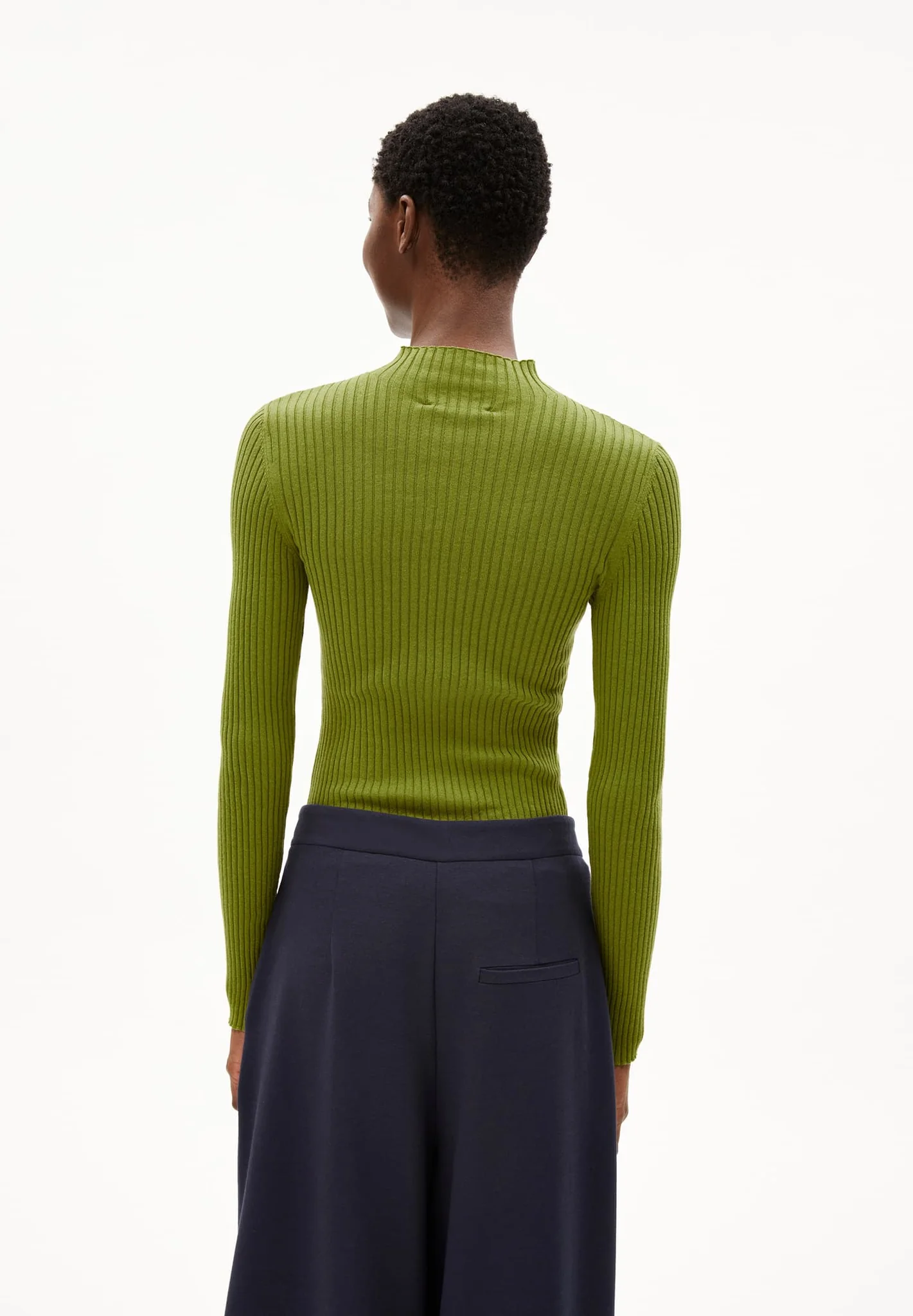 Armedangels Armedangels ALAANIA Pullover Slim Fit aus Bio-Baumwolle in dark moss Armedangels Armedangels ALAANIA Pullover Slim Fit aus Bio-Baumwolle in dark moss