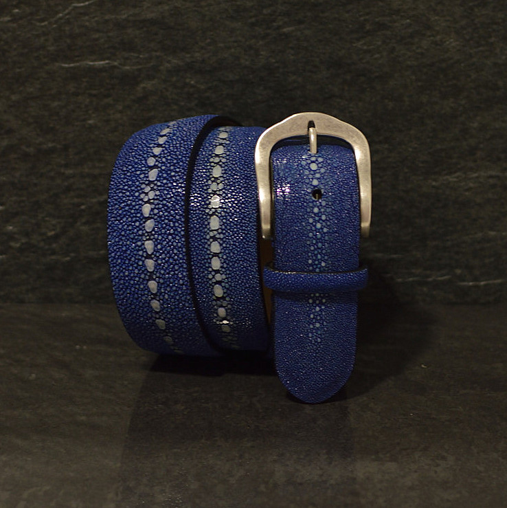 Fausto Colato Gürtel aus Rochenleder Galuchart 4,0cm row stone mit Razza