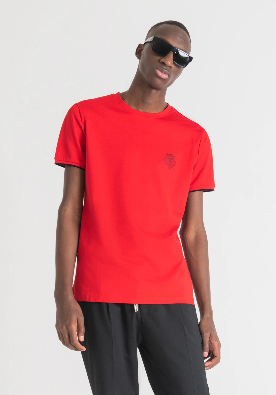 Antony Morato T-SHIRT SLIM FIT AUS REINER BAUMWOLLE MIT Tiger Print in rot