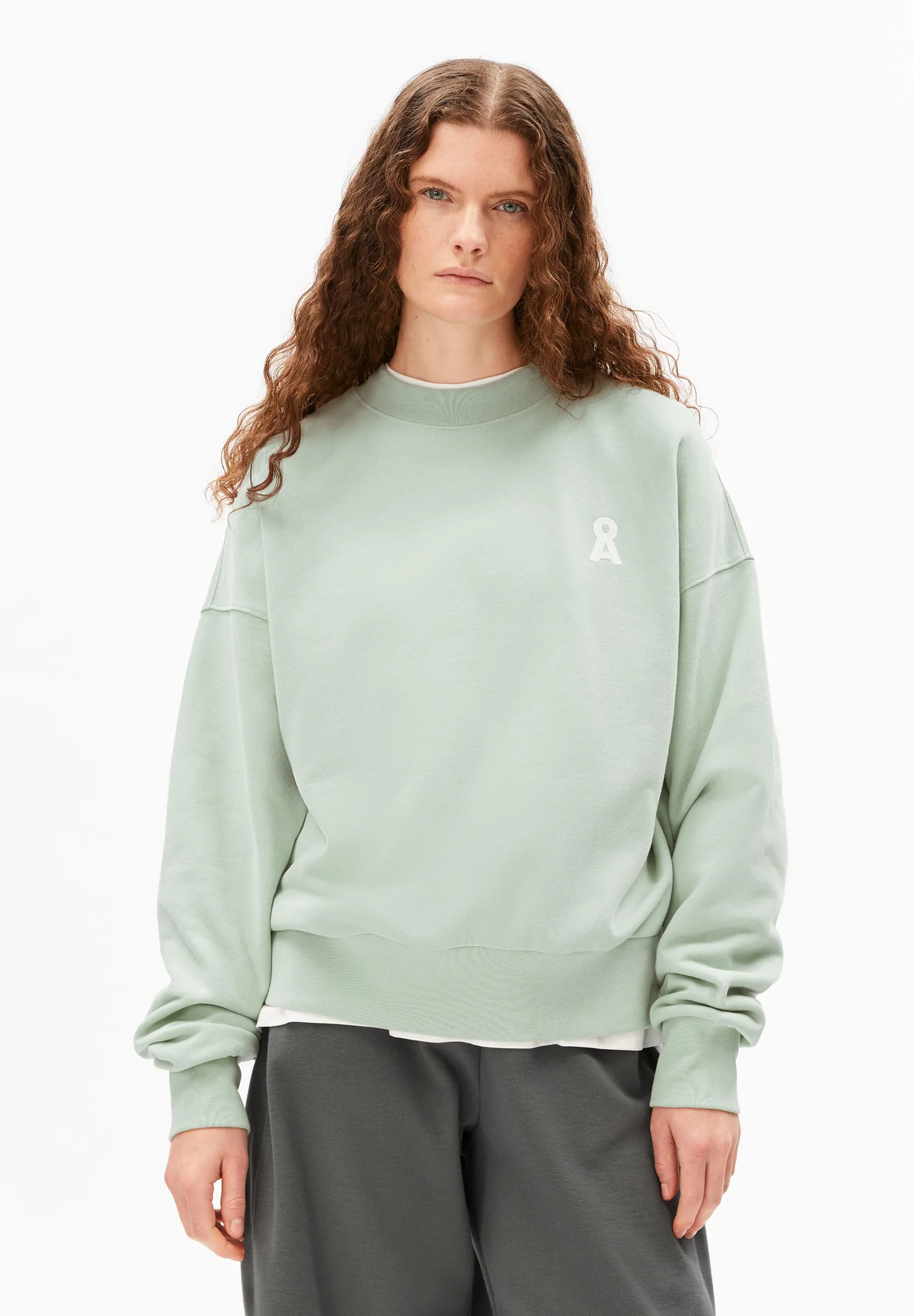 Armedangels ICONIC Å ALIZAA SWEATSHIRT aus 100% Bio-Baumwolle in foam