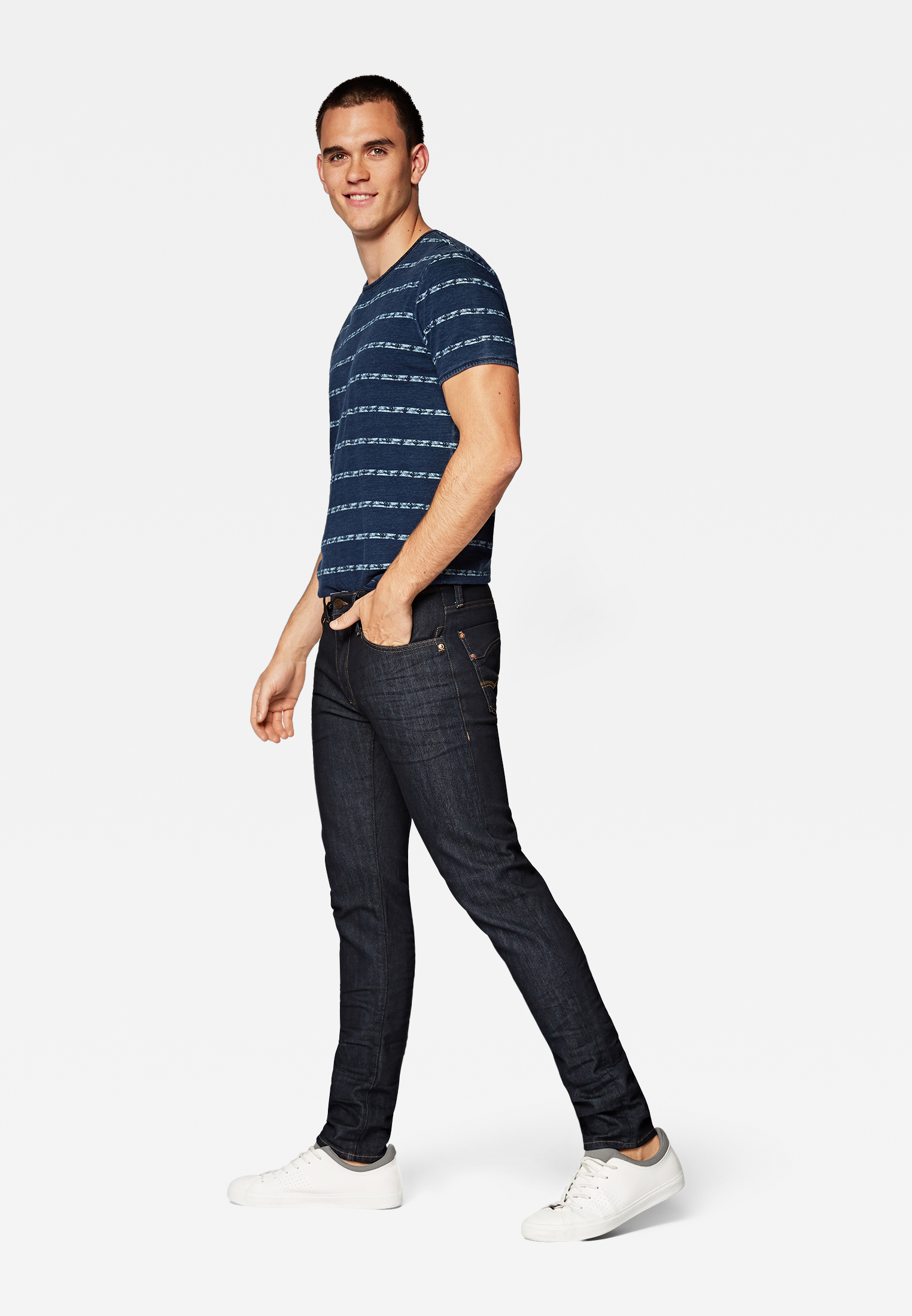 Mavi James Skinny Jeans in dunkelblau ohne verwaschung Mavi James Skinny Jeans in dunkelblau ohne verwaschung