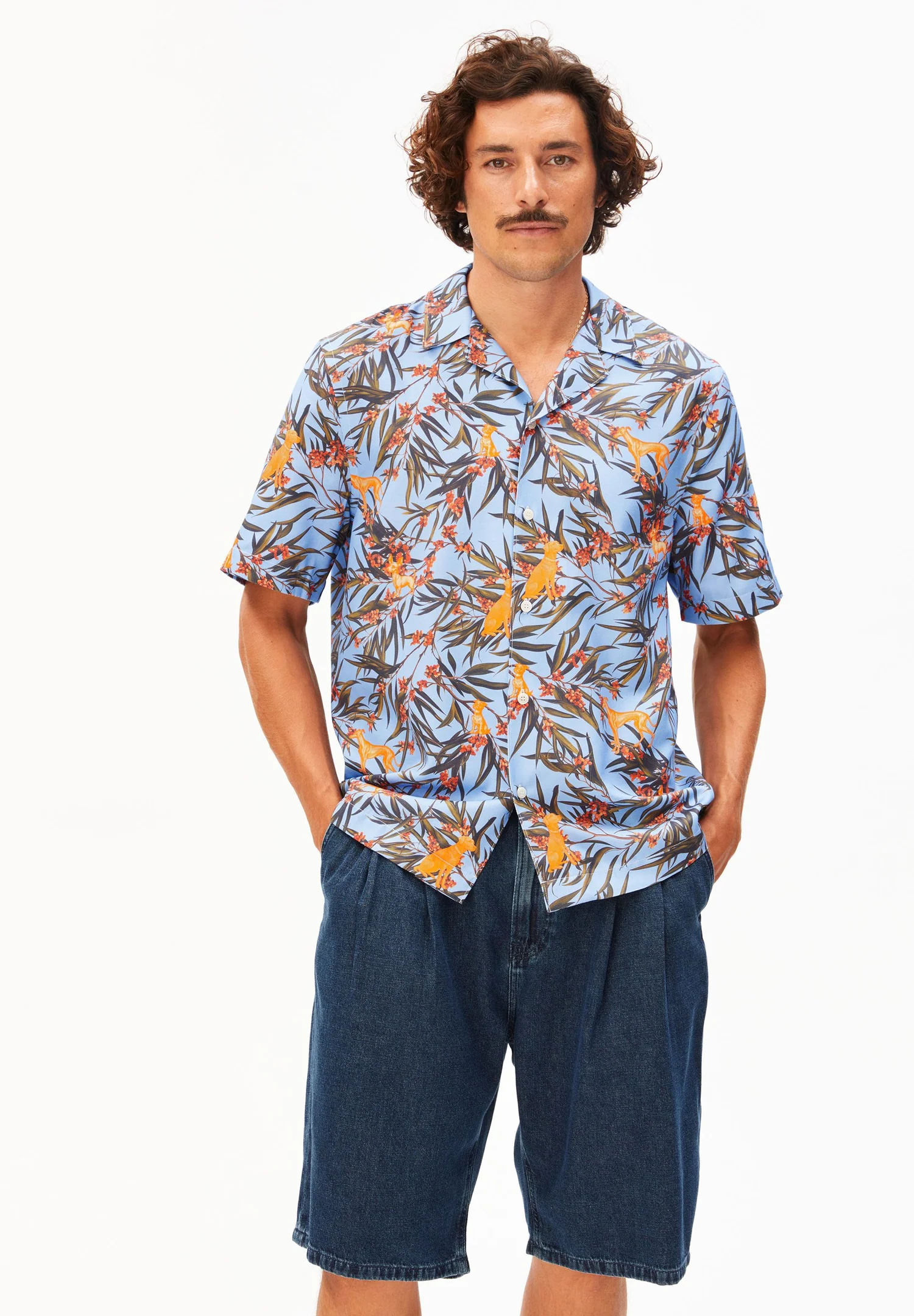 Armedangels KURZÄRMLIGES HEMD HUNDEMOTIV  TENCEL™ Lyocell-Mix in wedgwood