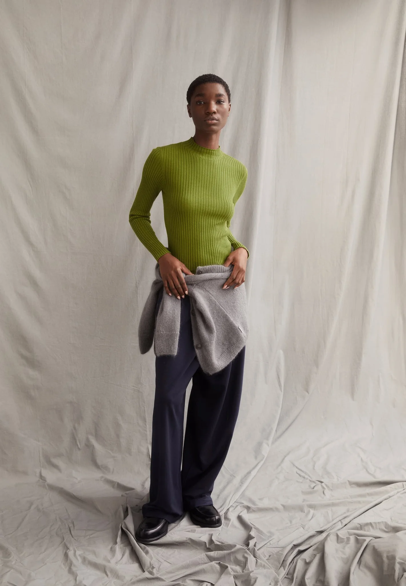 Armedangels Armedangels ALAANIA Pullover Slim Fit aus Bio-Baumwolle in dark moss Armedangels Armedangels ALAANIA Pullover Slim Fit aus Bio-Baumwolle in dark moss