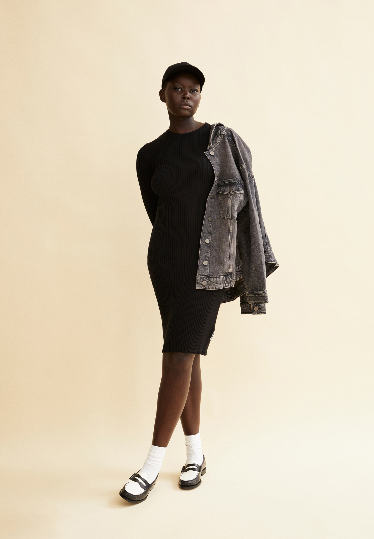 Armedangels  LIAA RN Strickkleid Slim Fit aus Bio-Baumwolle in schwarz 