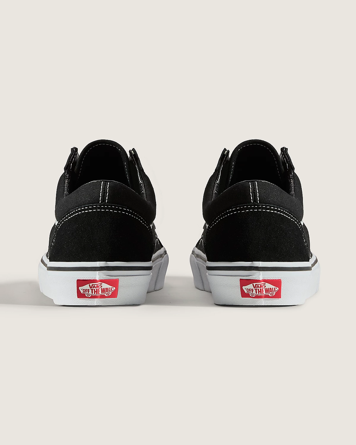 Vans Old Skool Schuhe in black / white aus Wildleder und Canva