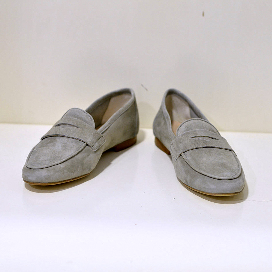 Gianluca Pisati Moccasins / Loafer Adele aus feinstem Wildleder (Gamsleder) in Salvia / Grün