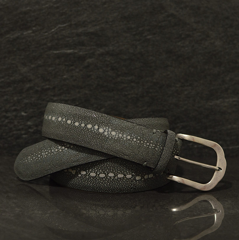 Fausto Colato Gürtel aus Rochenleder Galuchart 4,0cm row stone mit Razza