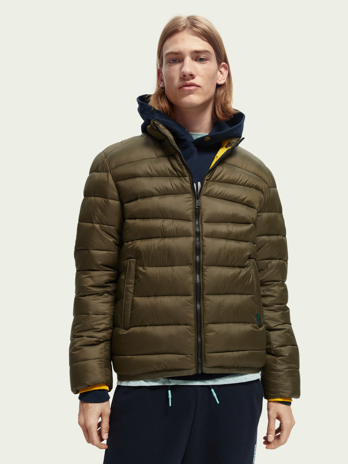 Scotch&Soda Kurze wasserabweisende Steppjacke in Military / Gelb