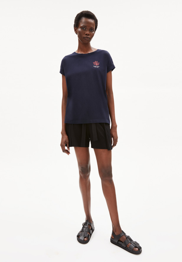 Armedagels IDAA WATER ICON T-Shirt aus Bio-Baumwolle in night sky Armedagels IDAA WATER ICON T-Shirt aus Bio-Baumwolle in night sky