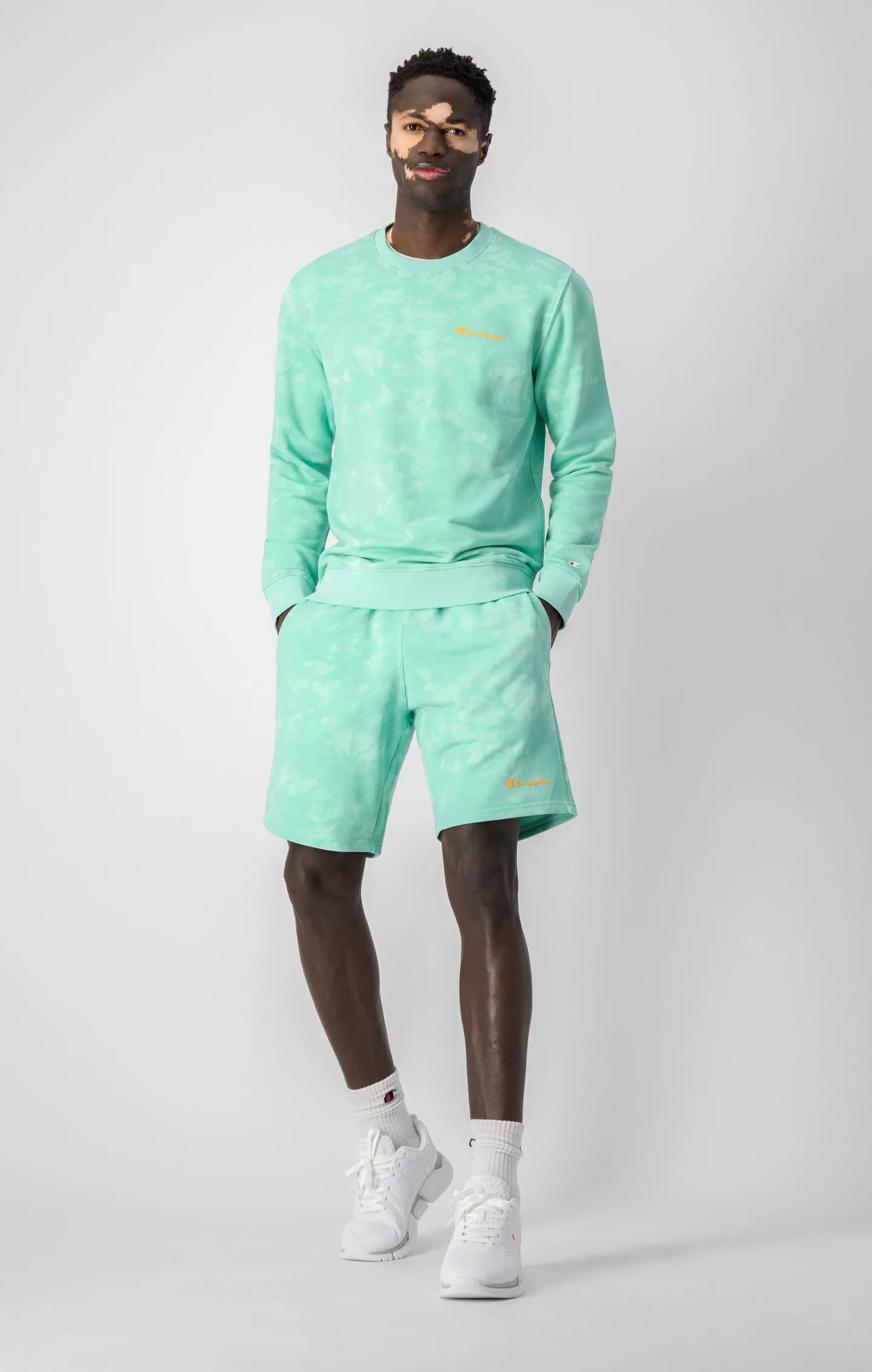 Champion Tie-Dye Shorts aus leichter Baumwolle in lime green