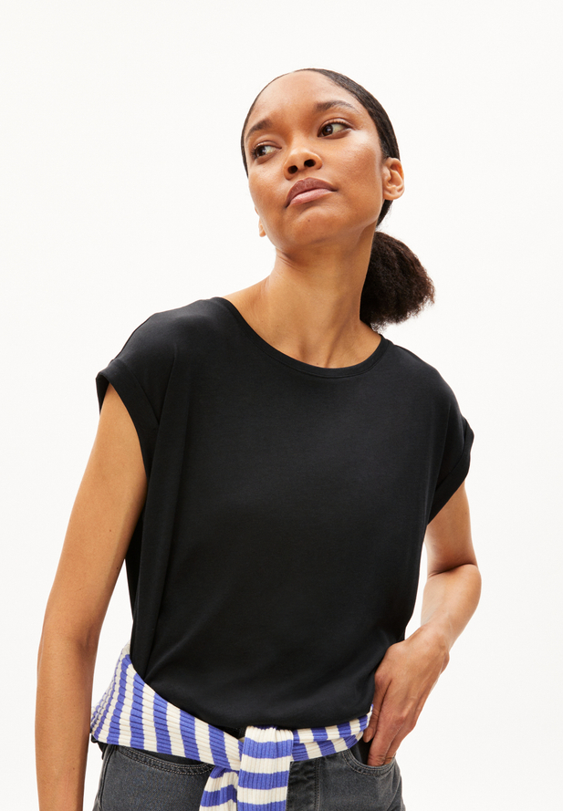 Armedangels  JILAANA  T-Shirt Loose Fit aus TENCEL™ Lyocell Mix in schwarz 