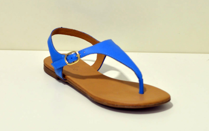 Tube Zehensandalen aus Leder in Soft Vegetal Blue