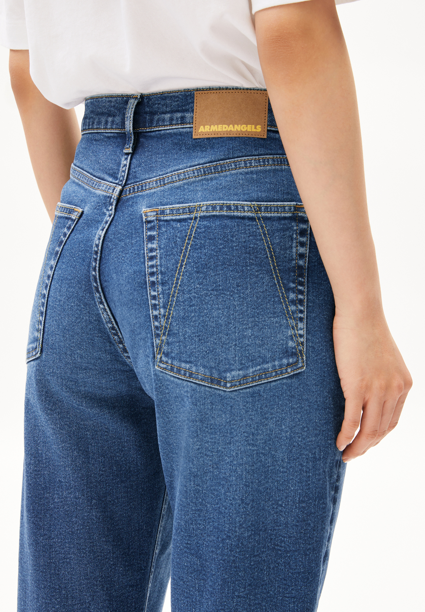 Armedangels  MAIRAA Mom Jeans recycelter Baumwoll Mix Comfort-Stretch carme
