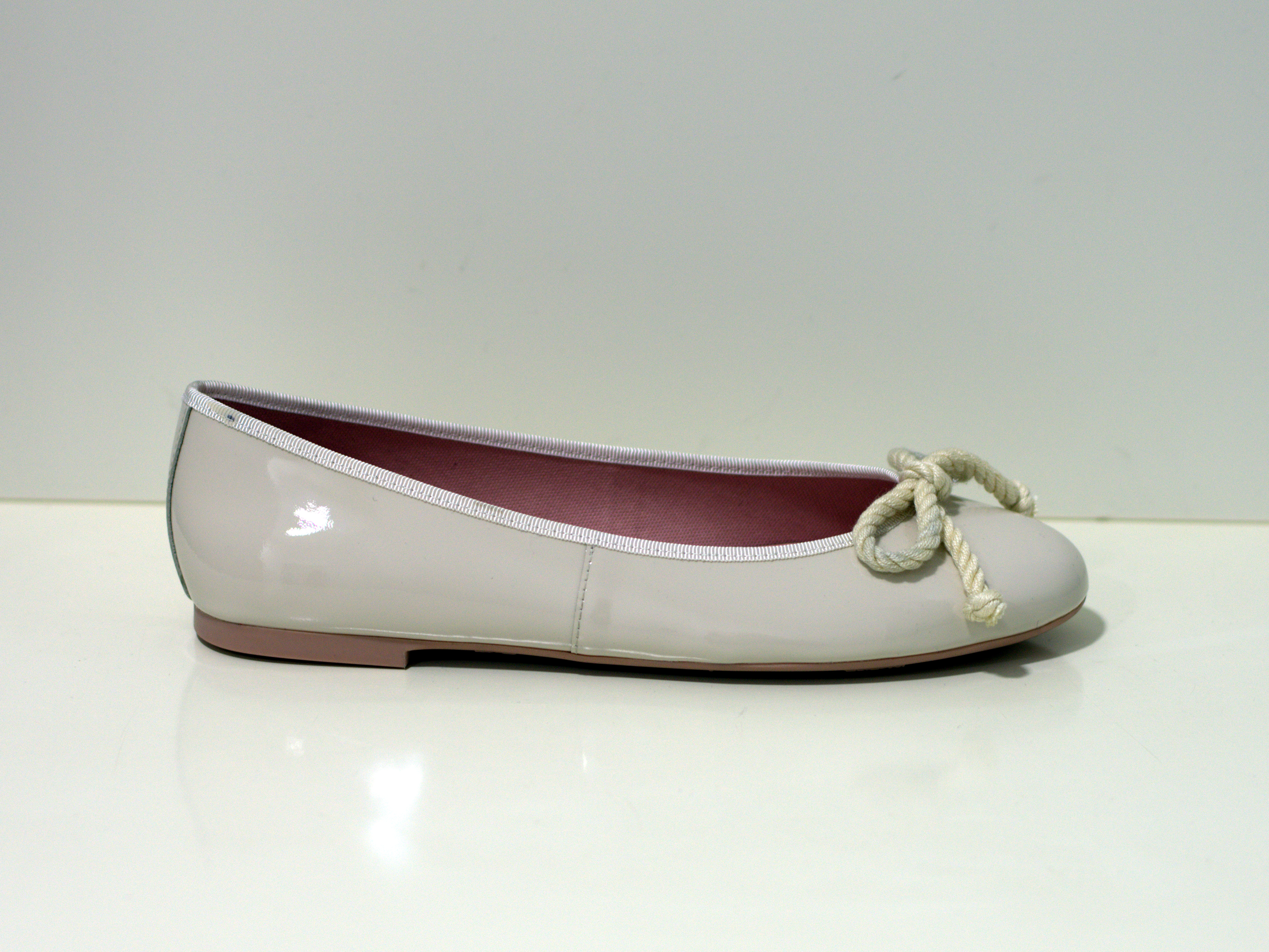 Pretty Ballerinas Nicole - Klassischer Ballerina Shade of White