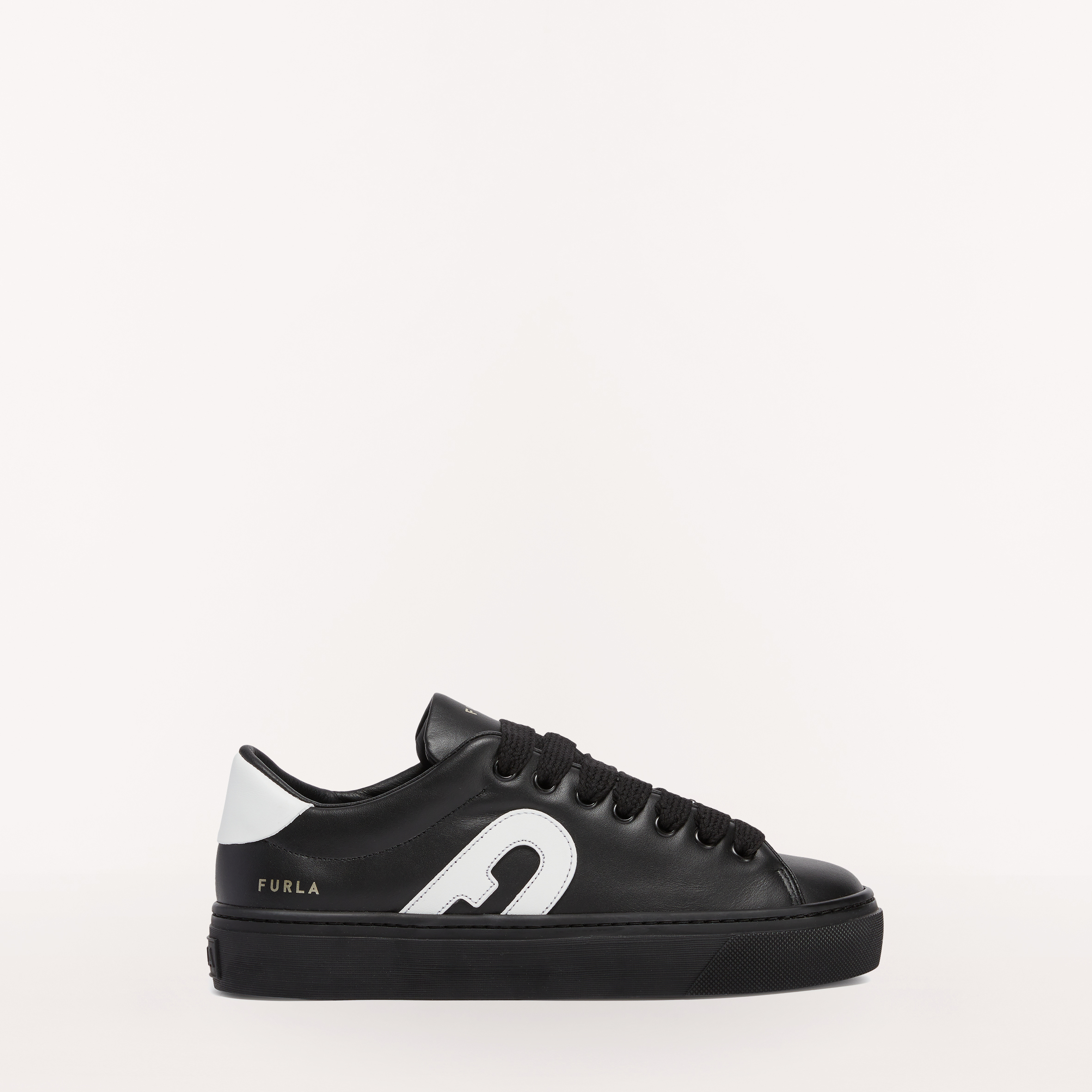 Furla Joy Sneaker aus Kalbsleder in schwarz Furla Joy Sneaker aus Kalbsleder in schwarz