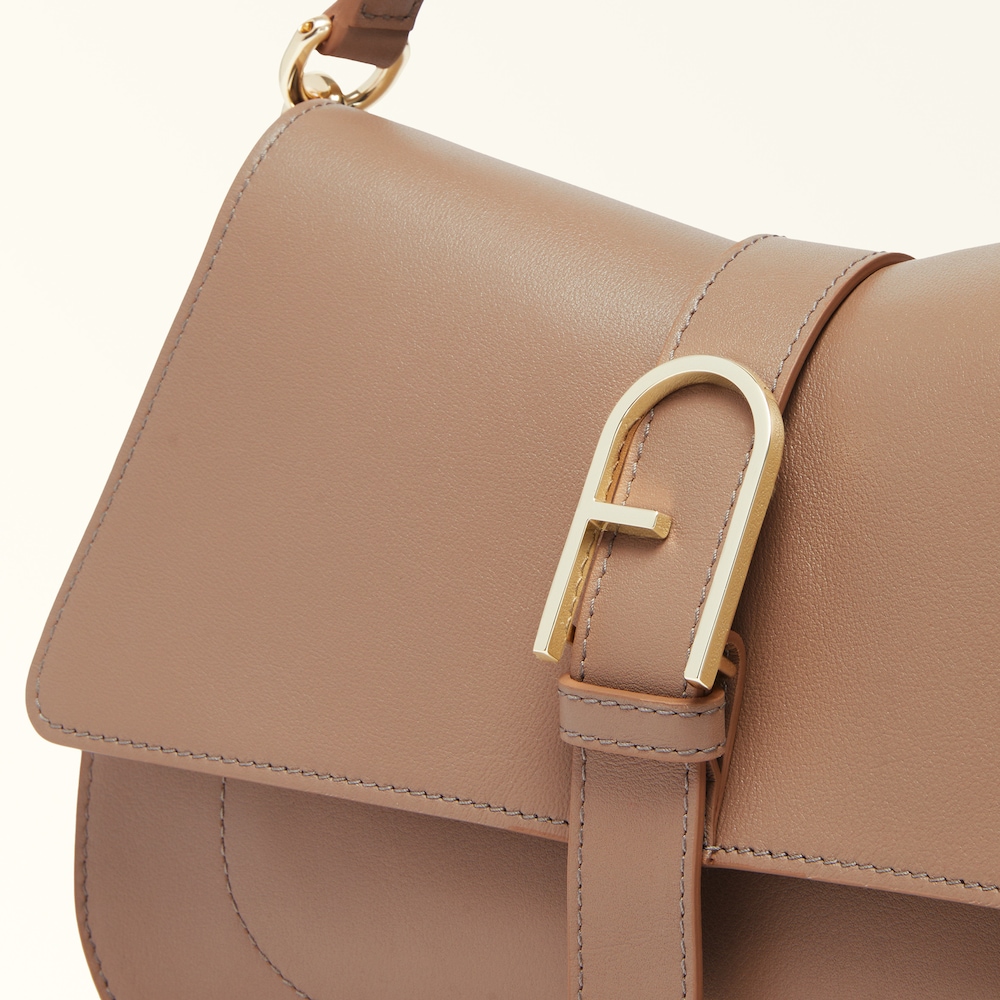 Furla Flow Top Handle aus geschmeidigem Nappaleder in Greige 