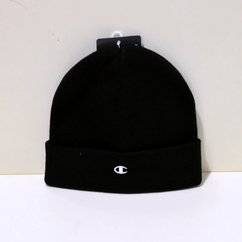 Champion Beanie Mütze Strickmütze Unisex Hat in schwarz 