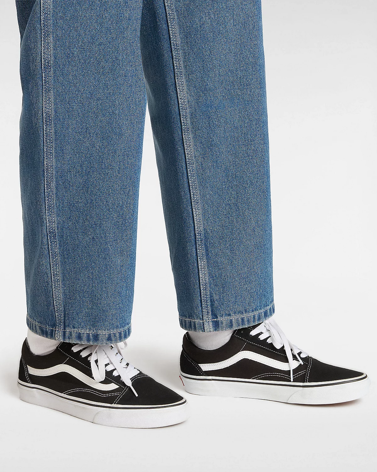 Vans Old Skool Schuhe in black / white aus Wildleder und Canva