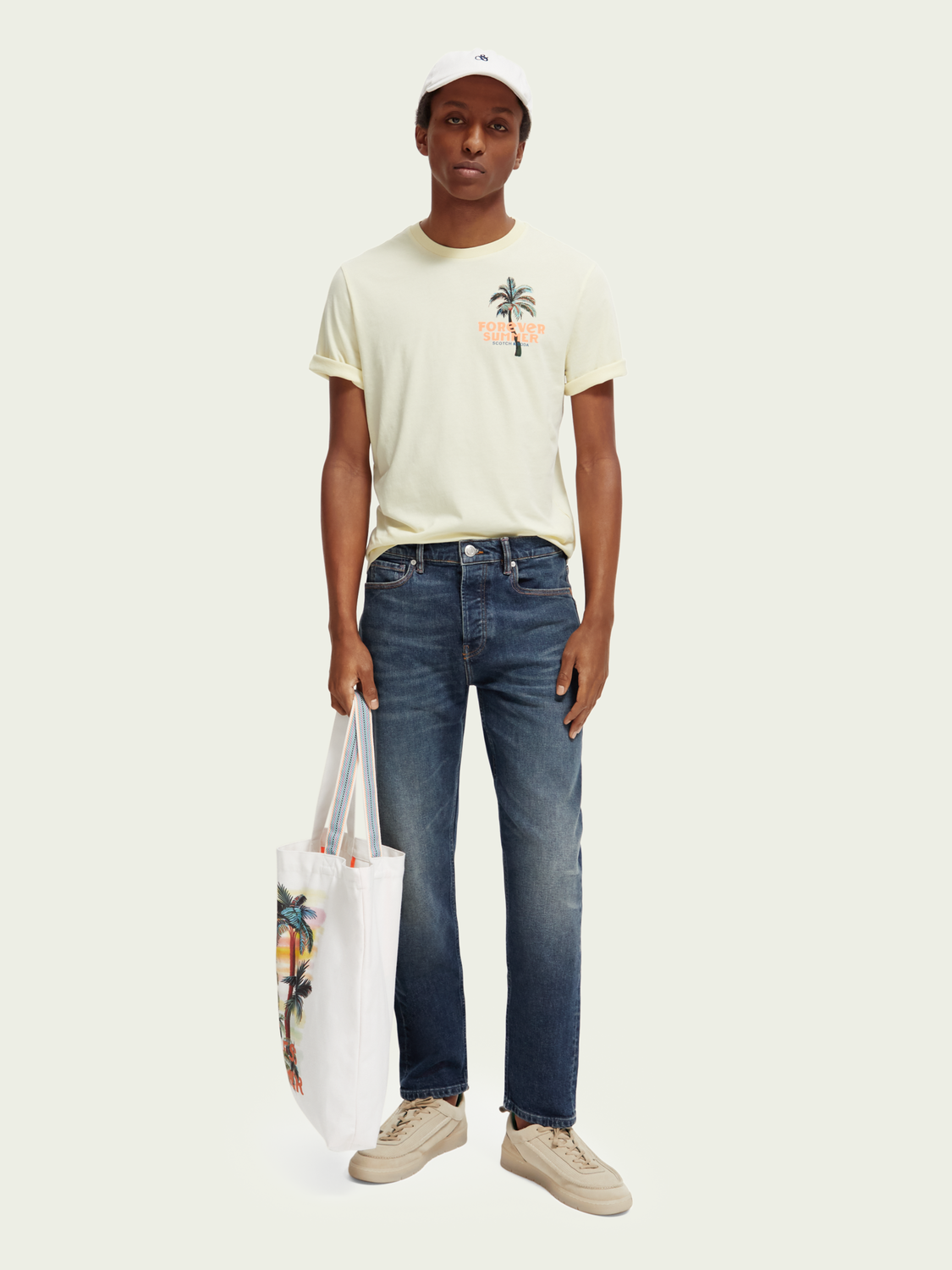 Scotch&Soda Artwork crewneck T-Shirt aus Bio-Baumwolle in Banana Scotch&Soda Artwork crewneck T-Shirt aus Bio-Baumwolle in Banana