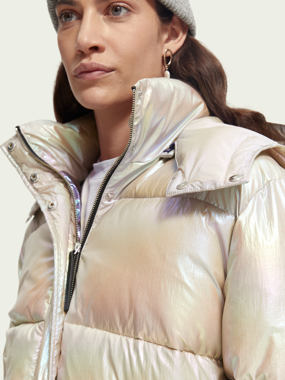 Scotch&Soda Water-repellent puffer jacket with removable hood in Silver Metallic Scotch&Soda Water-repellent puffer jacket with removable hood in Silver Metallic