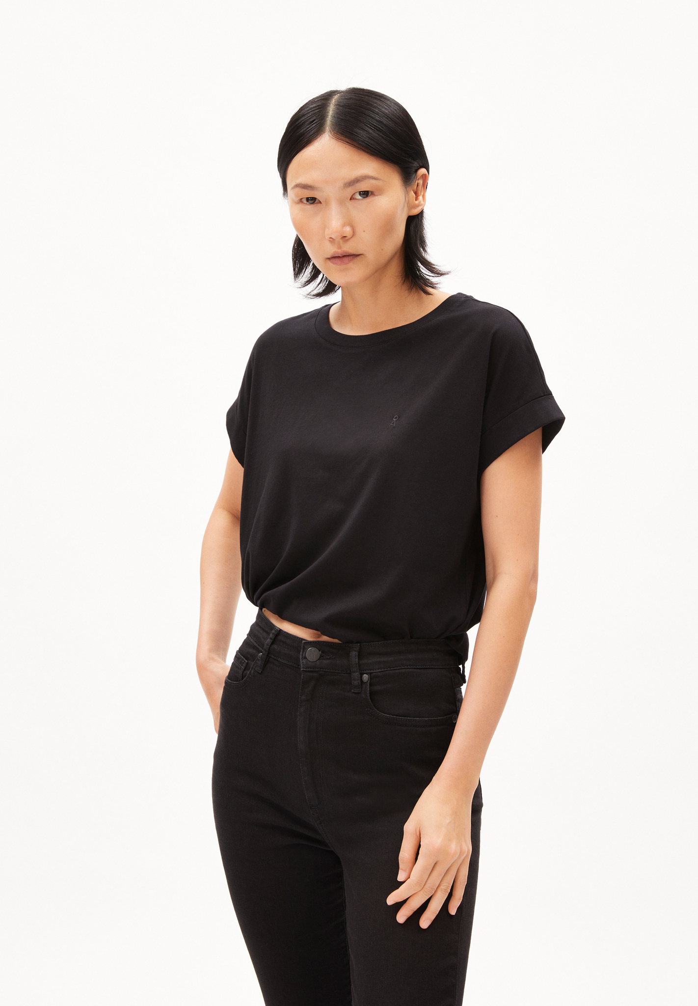 Armedangels IDAARA T-Shirt Loose Fit aus Bio-Baumwolle in schwarz Armedangels IDAARA T-Shirt Loose Fit aus Bio-Baumwolle in schwarz