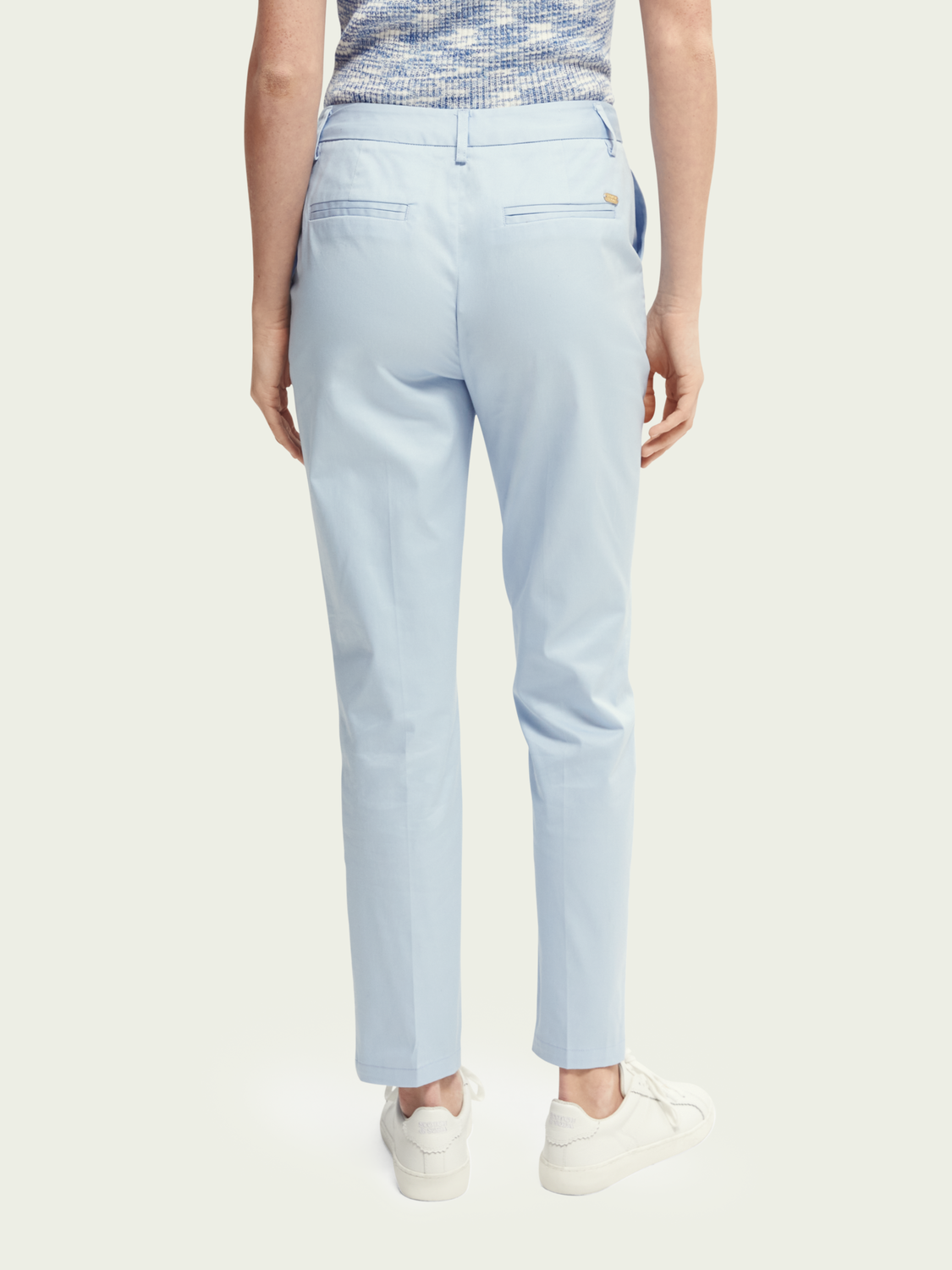 Scotch&Soda Bell Slim Fit Chino aus merzerisierter Bio-Baumwolle in Sky Blue