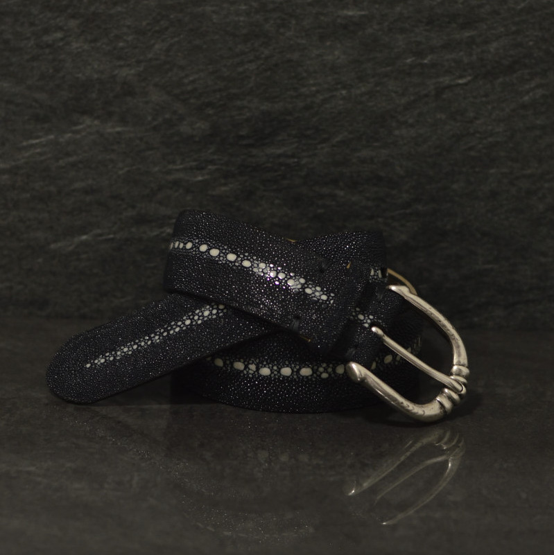 Fausto Colato Rochenleder Gürtel Galuchart 4,0cm row stone mit durchgehender Perle night