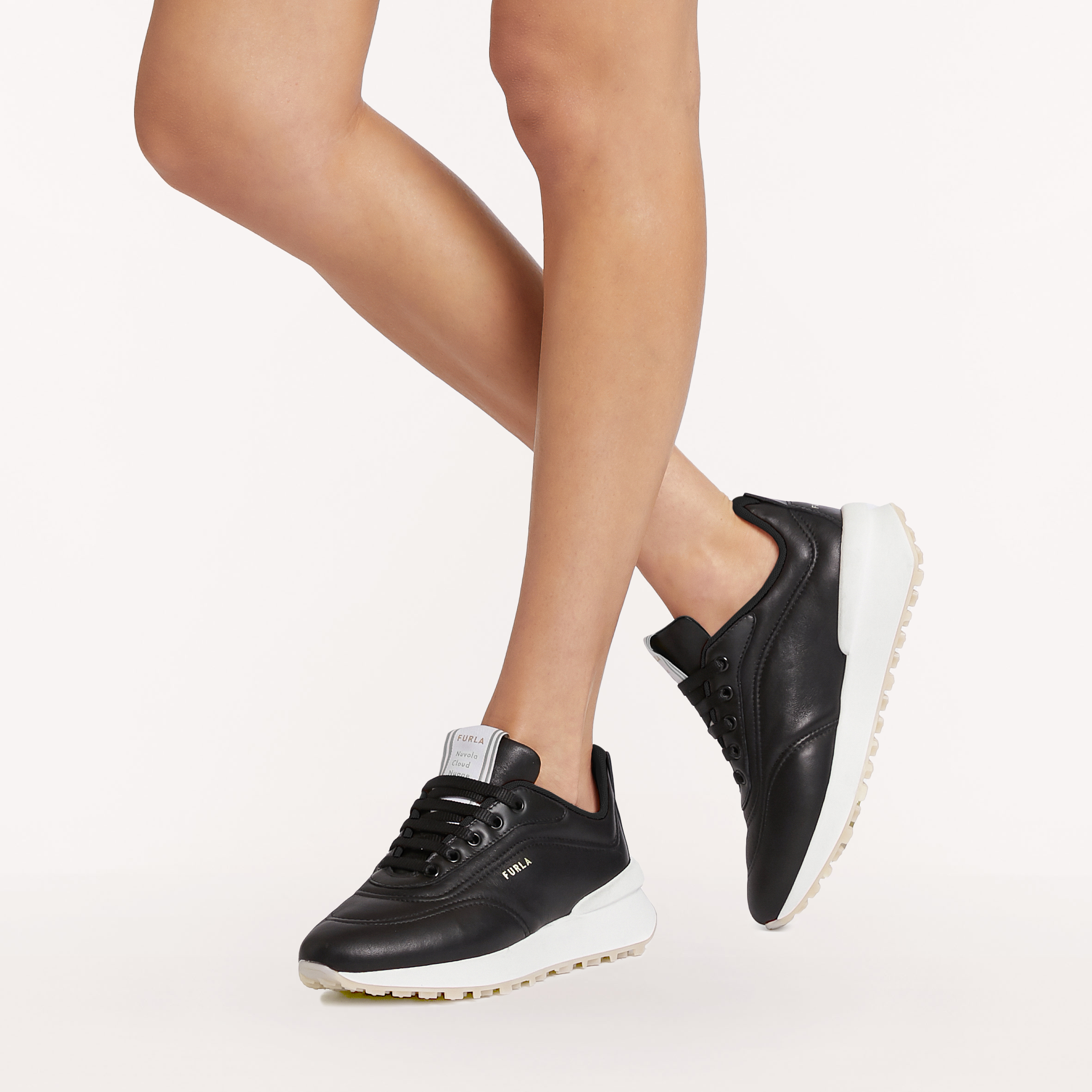 Furla Nuvola Sneaker aus Kalbsleder in schwarz Furla Nuvola Sneaker aus Kalbsleder in schwarz