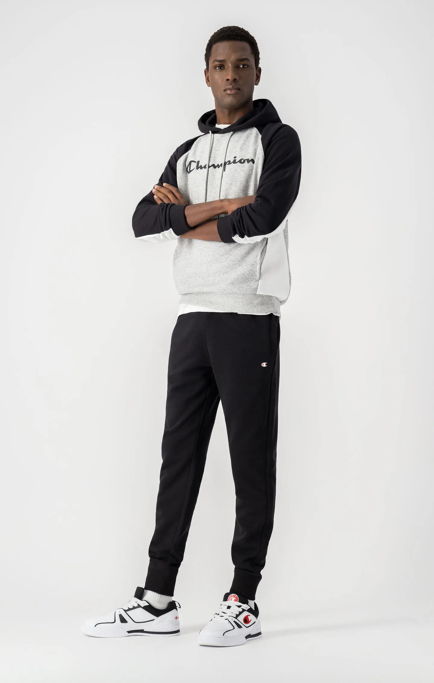 Champion Jogginghose aus Baumwolle Slim-Fit in schwarz Champion Jogginghose aus Baumwolle Slim-Fit in schwarz