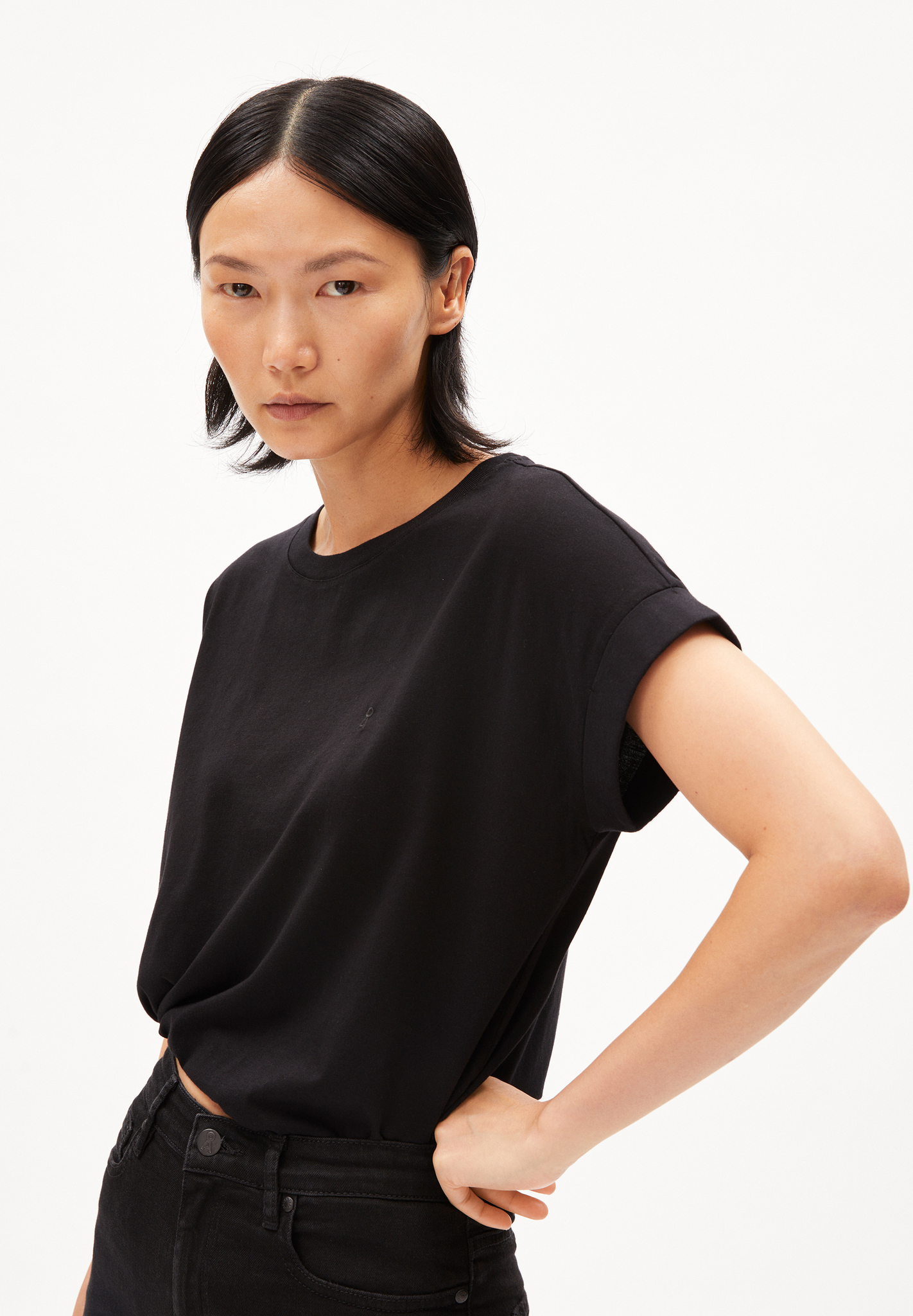 Armedangels IDAARA T-Shirt Loose Fit aus Bio-Baumwolle in schwarz 