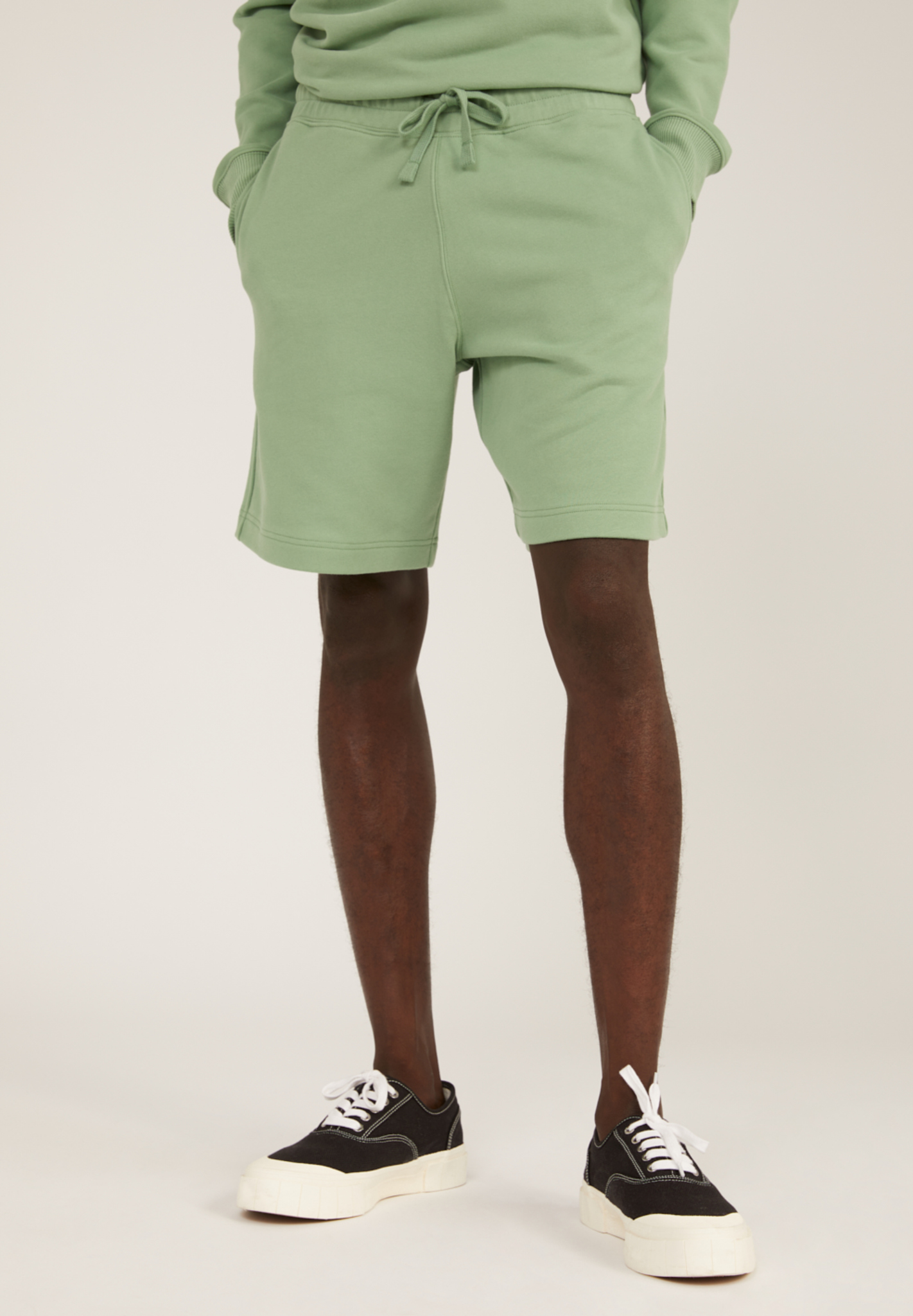 Armedangels MAARCEL COMFORT Sweat Shorts aus Bio-Baumwolle misty grass