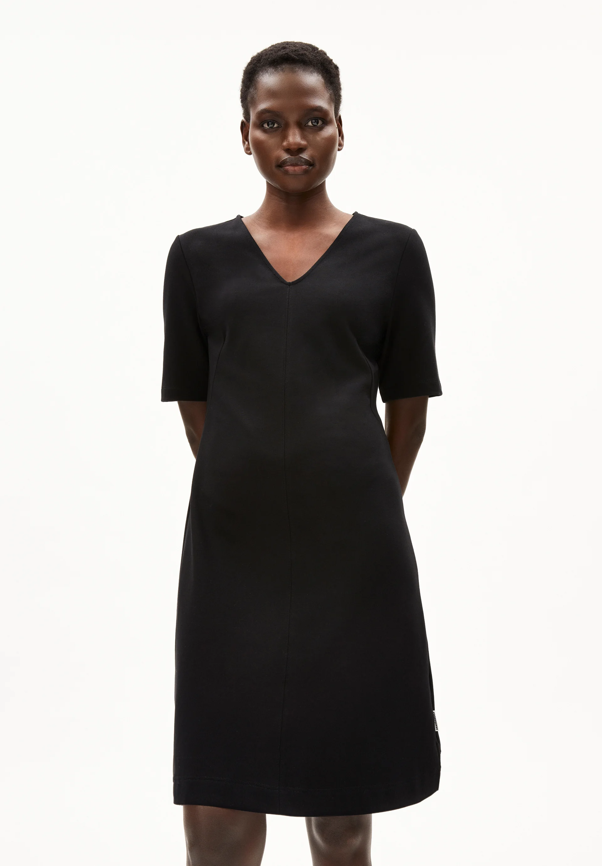 Armedangels  LESJAA Jerseykleid aus LENZING™ ECOVERO™ Viskose Mix in schwarz