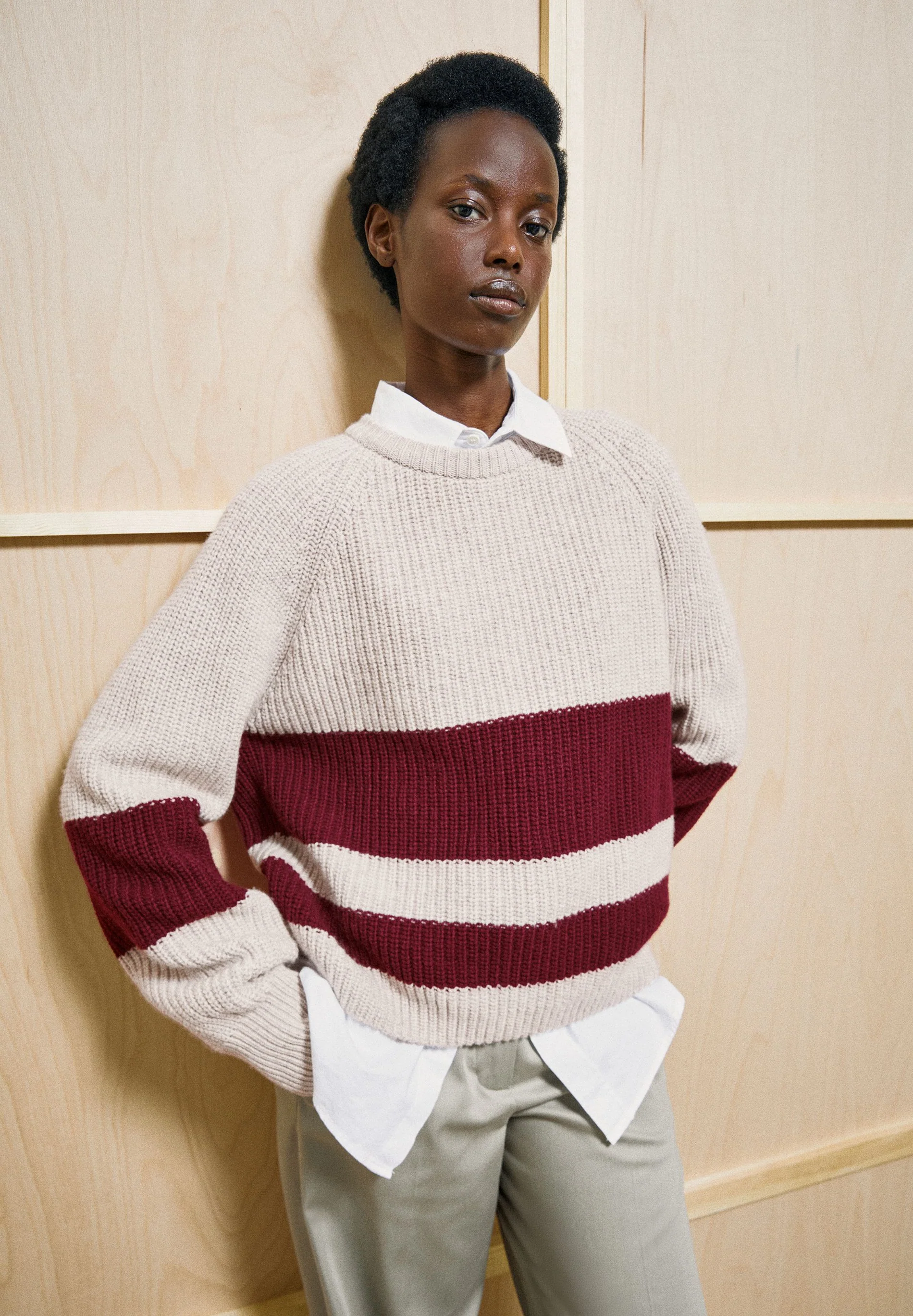 Armedangals GESTREIFTER RIPP-STRICKPULLOVER  Bio-Woll Mix / Pullover in honey melange-velvet red