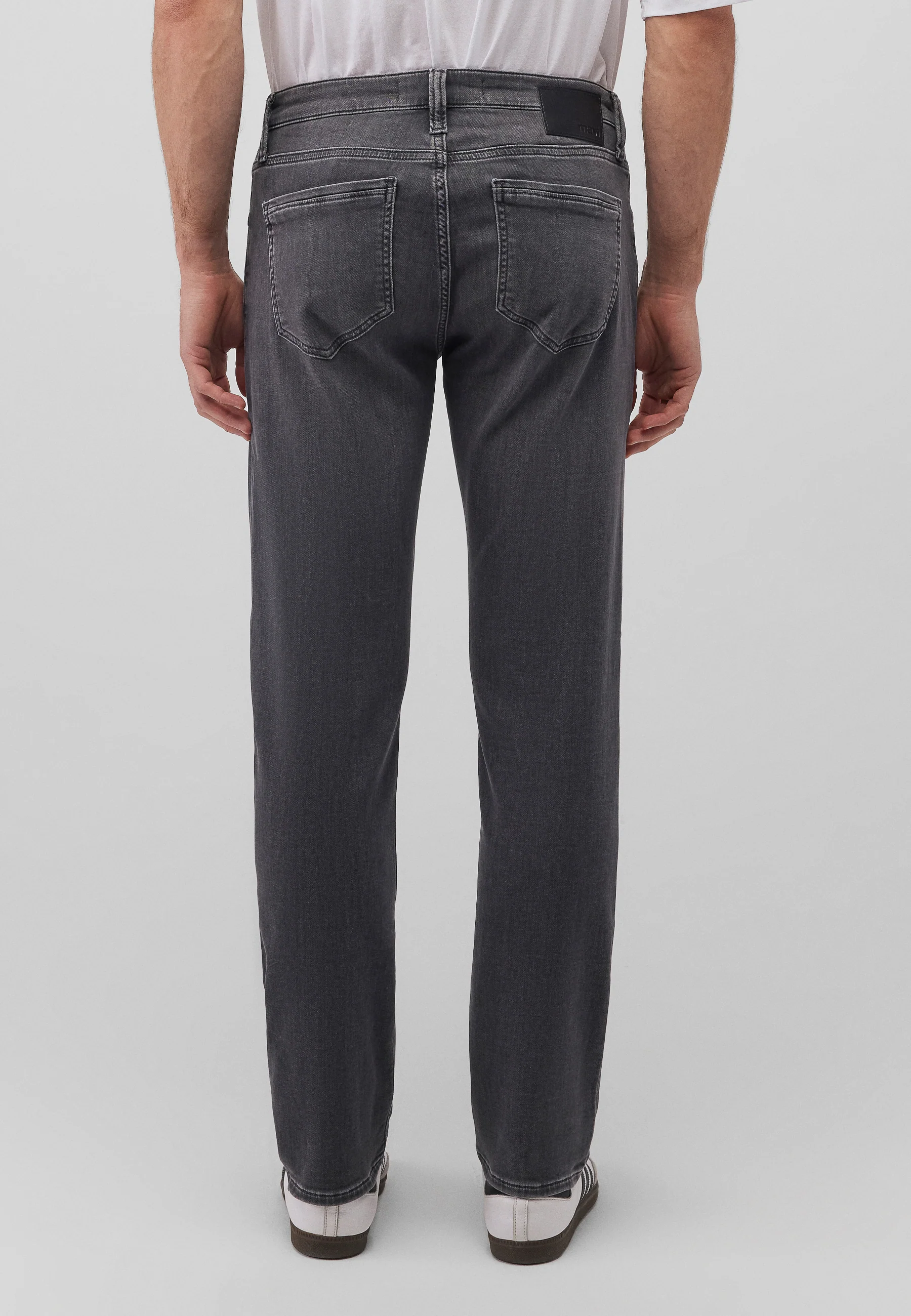 Mavi Jeans MARCUS | Slim Straight Leg, Zip Fly Smoke Brushed Sporty