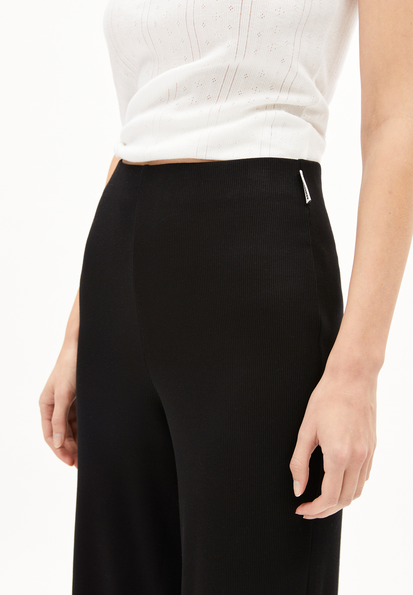 Armedangels NIANAA Ripp-Jerseyhose aus Bio-Baumwoll Mix in schwarz Armedangels NIANAA Ripp-Jerseyhose aus Bio-Baumwoll Mix in schwarz